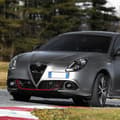 Miniatyrbild 4 av 4: Profil Adhésif Antérieur + Postérieur för Alfa Romeo Giulietta Bil, Röd