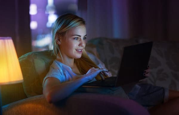 FIBARO RGBW Controller 2 - LED Strip Controller - Fungerer med FIBARO Home Centers, Homey og andre Z-Wave Controllere
