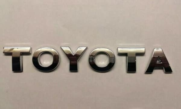 New Chrome 3D Self-adhesive Car Letters badge emblem sticker Spelling TOYOTA