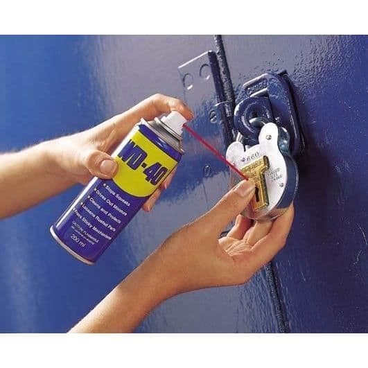 Multifunktionella aerosolpenetrerande olja 200ml - WD-40 - 33002