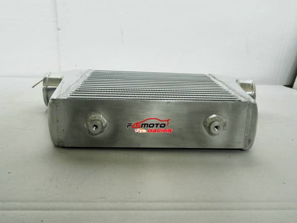 Frammonterad aluminiumintercooler, 280 x 300 x 76 mm, 76 mm inlopp/utlopp, lättviktsdesign
