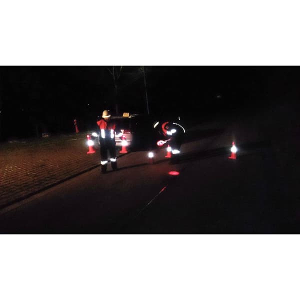 HP Autozubehör 10282 0113910 Trafikkon LED-nödljus röd (L x B x H) 245 x 245 x 460 mm 1 st