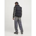 Pikkukuva 2 / 7: Jack & Jones Bradley Liivi Musta XL Mies