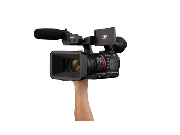 Panasonic AG-CX350, 15,03 MP, MOS, 4K Ultra HD, 8,89 cm (3.5"), TFT LCD, 1,9 kg