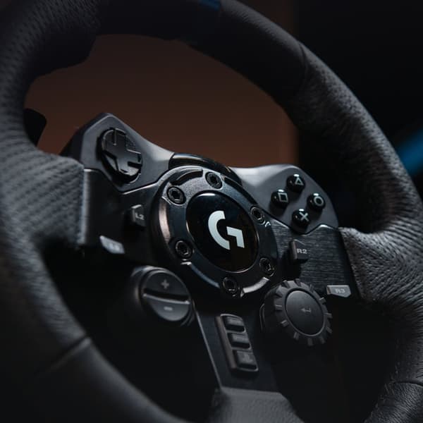 Logitech G G923 Racing Wheel ja polkimet PS5:lle, PS4:lle ja PC:lle