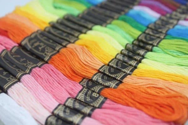 100 dukker broderi garn/moulinegarn