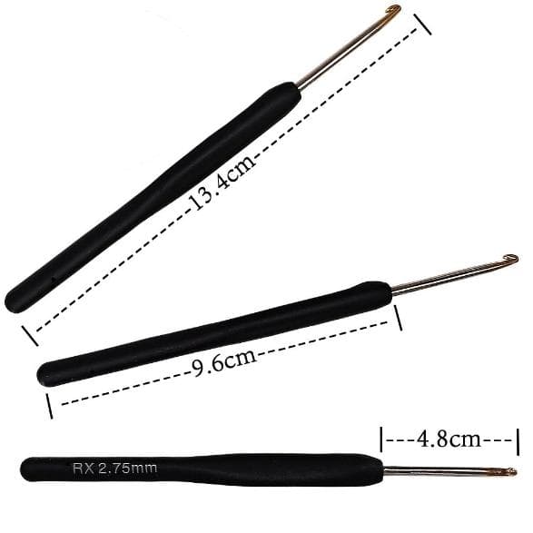 N026 - Setti sis. 8 kpl. ergonomisia neulontaneulaa