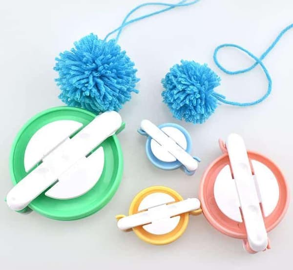 N063 - Pompom maker - skapa garnbollar