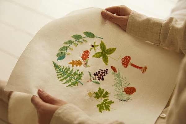 Broderisett med skogsglentemotiv, 17,1 x 20 cm, DMC Mindfulness