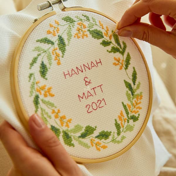 Broderisett med 2 blomstermotiver fra DMC Mindfulness