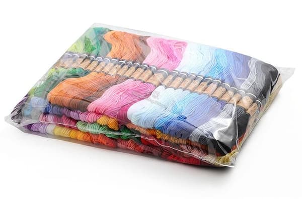 200 dockor broderigarn / moulinegarn