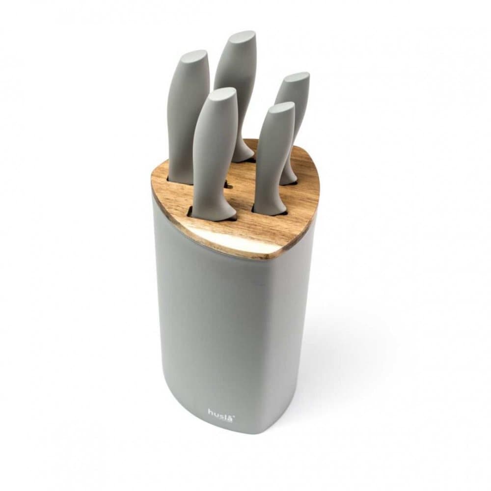 En uppsättning av 5 köksknivar i Husla 73964 -blocket