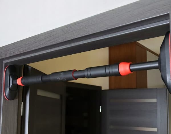 FÖRSTÄRKAD PULL-UP STÅNG FÖR PULL-UP ÖVNINGAR 70-90 CM SOLID SVART