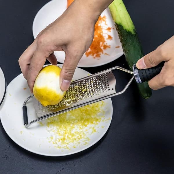 Manuellt ostriv &amp; Citrus Zester Premium Classic Sharp Rostfritt stål Zester rivjärn
