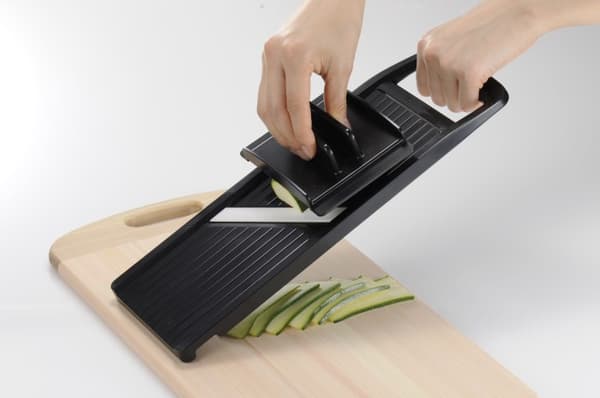 KYO-Universal slicer Musta