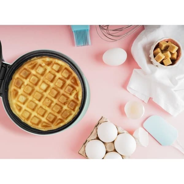 Bestron Mini våfflor för klassiska våfflor, Liten våffelbryggare med non-stick beläggning, Retro design, 550 Watt, Färg: mint