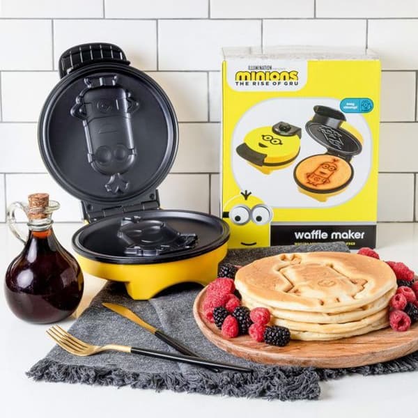 Minions Waffle Maker - Uncanny Brand - Flerfärgad - Grå - 850W