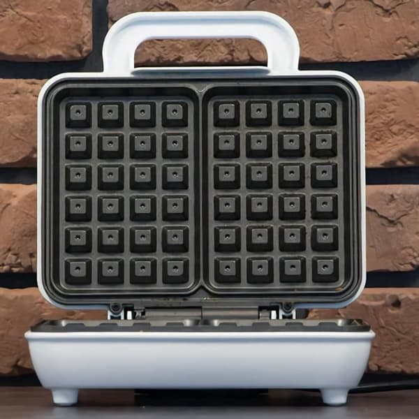 MPM MGO-25 Professionell våffelbryggare för 2 tjocka belgiska våfflor, non-stick tallrikar, automatisk temperatur, vit 1000W