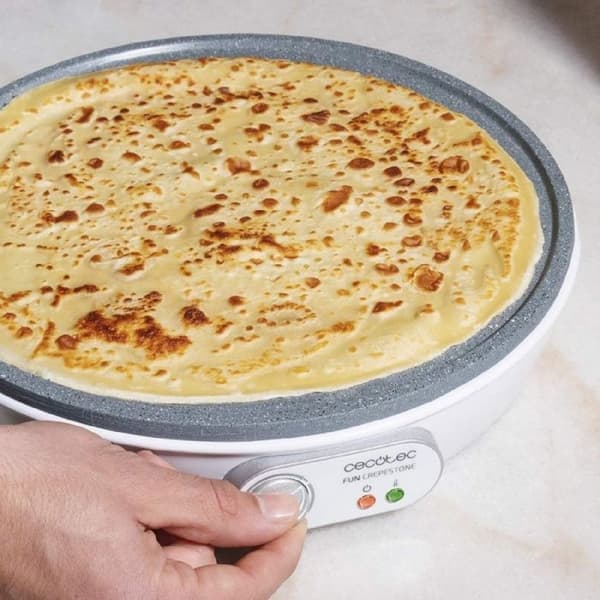 Cecotec Crepe maker Fun Crepestone. RockStone non-stick beläggning, justerbar termostat, 30,5 cm diameter, degfördelare