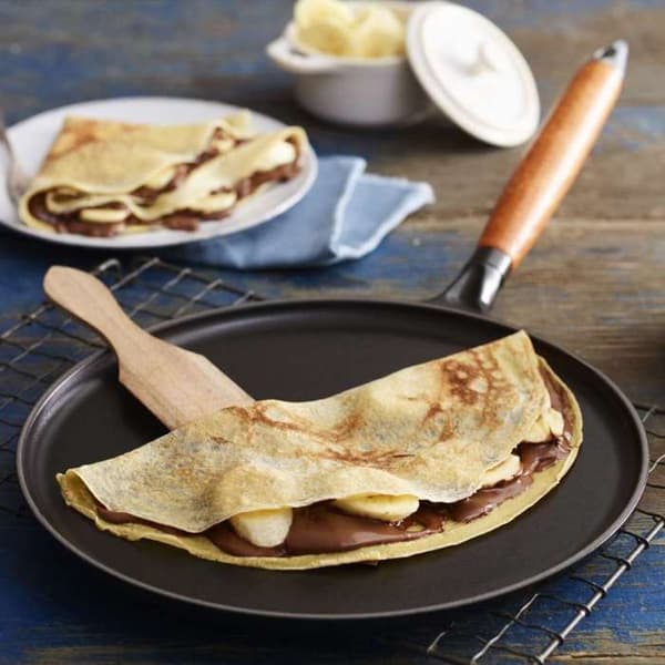 Staub 1212823 Crepe Pan Black Trähandtag 2...