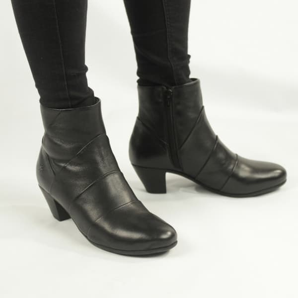 Cipriata Kvinnor/Damer Ginerva Folded Vamp Ankle Boots