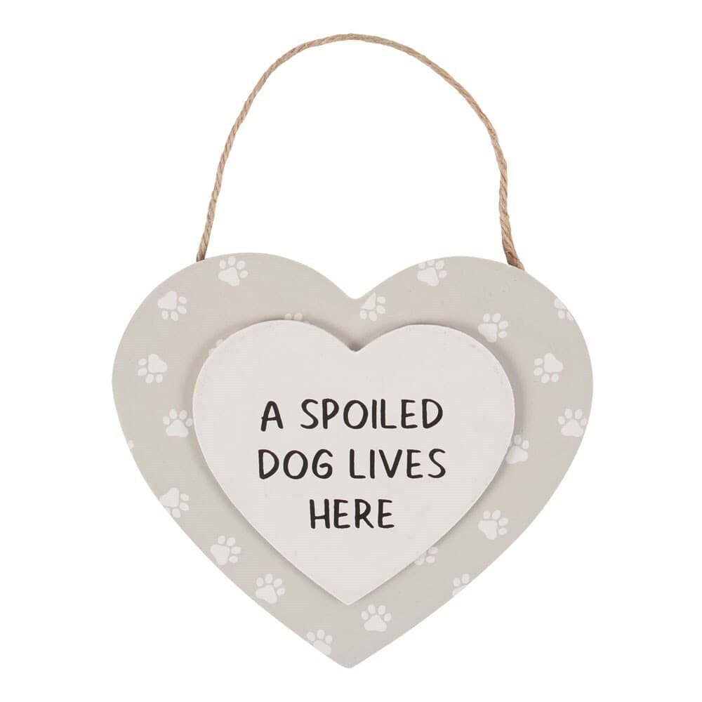 Something Different En bortskämd hund bor här MDF Heart Dörrskylt