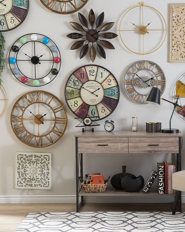 Väggklocka Brun Järnram Blomform Design Romerska siffror Rund 55 cm