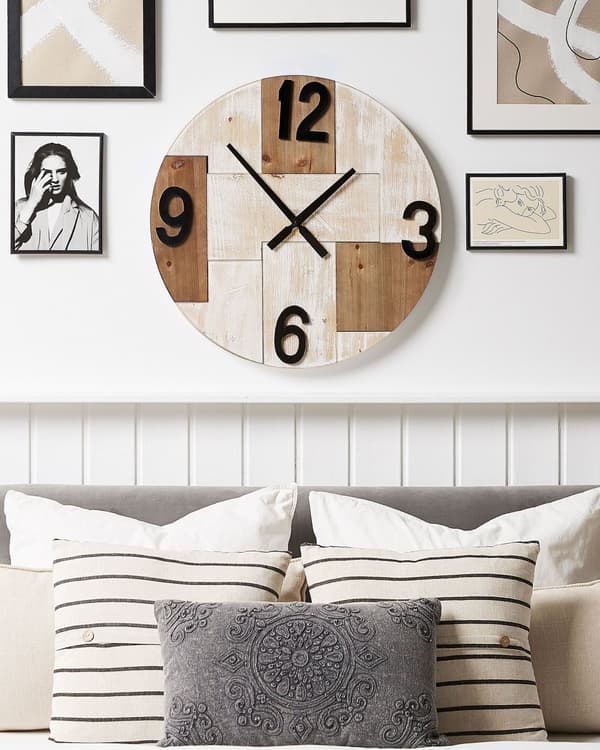 Veggklokke Lyst tre Rund ø 60 cm Håndlaget Ansikt Svart Rustikk Minimalistisk