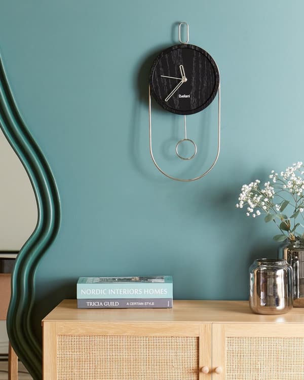 Veggklokke Svart MDF Metall 20 x 45 cm Uten tall Moderne design Pendelur Dekor Interiør