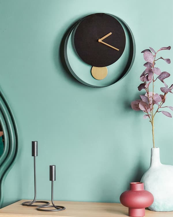 Vægur sort og guld stål metal ⌀ 30 cm moderne minimalistisk design uden tal dekoration stue