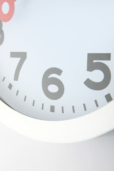 NeXtime NE-3998AR Väggklocka Dia. 19 cm, Borstad aluminium, 'Station'