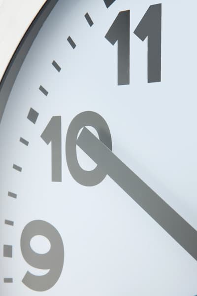 NeXtime NE-3998AR Väggklocka Dia. 19 cm, Borstad aluminium, 'Station'