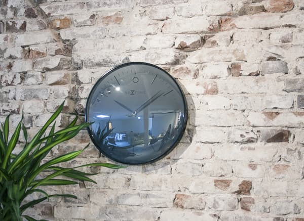 NeXtime NE-3235ZW Vægur Glamour Ø40 Metal Sort