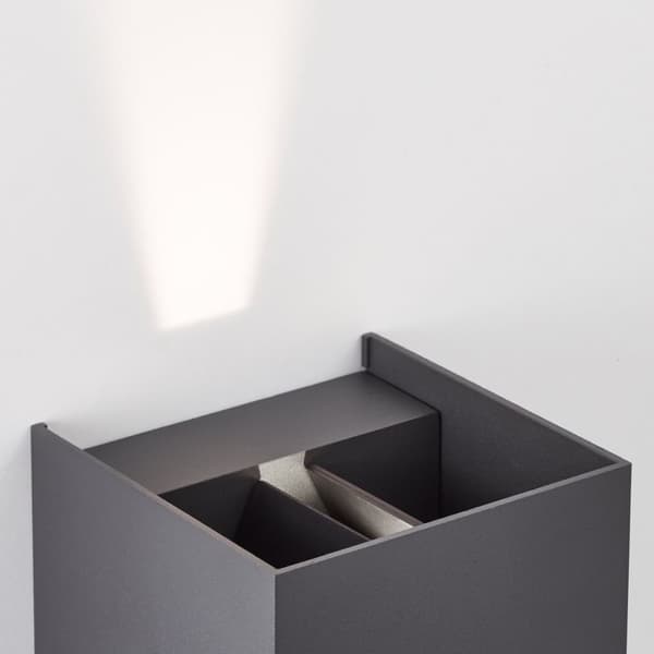 Brilliant | Bakket LED udendørs væglampe mørkegrå | 1x LED integreret, 6W LED integreret, (700lm, 3000K)