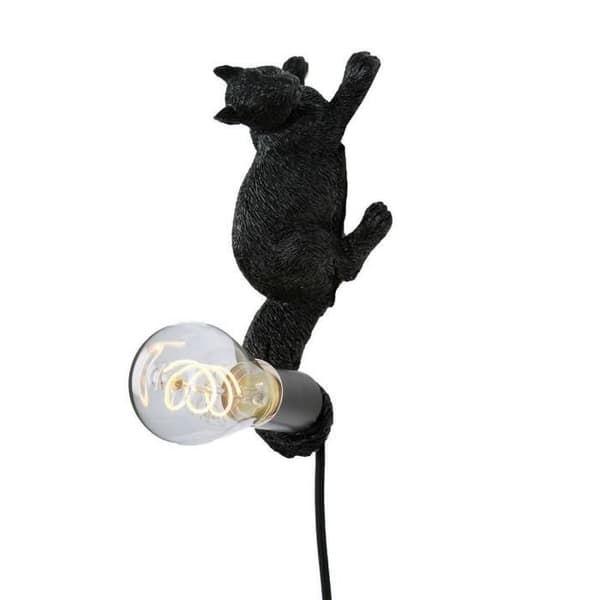 PUFF-Vägglampa Squirrel Resin L26cm Black Globen Lighting | designad av Tess Palm