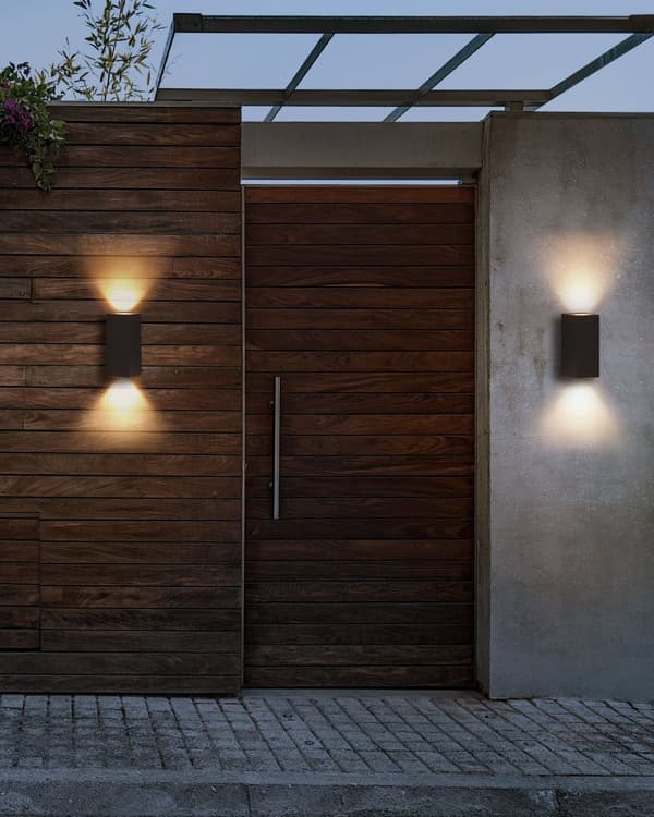 Ulkoseinävalaisin musta alumiini lasi 7 x 8 x 15 cm LED-valo 2 kpl setti suorakulmio moderni tyyli