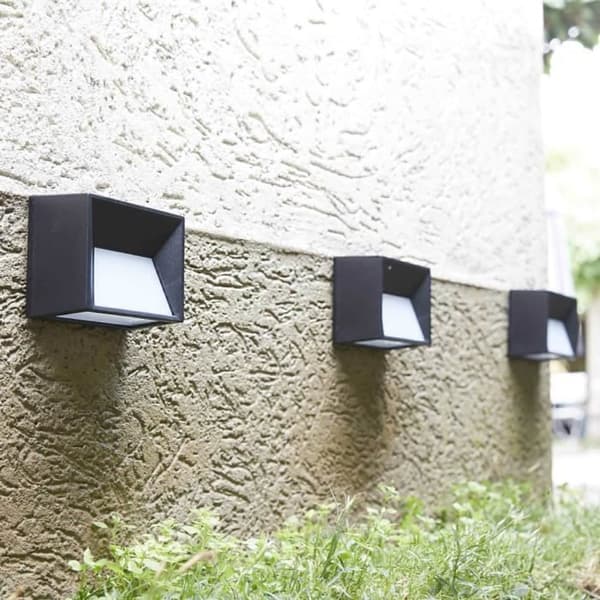 Luxform Skye Smart Solar LED Trädgårdsvägglampa 15 lm