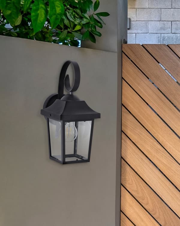 Vägglampa Utomhus Lampa Svart Sconce Metall Järn Glas Matt Klassisk Design Uteplats Trädgård