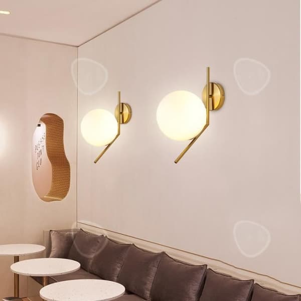 CONFO® Nordic postmodern vägglampa glaskula vardagsrum sovrum säng balkong korridor gång järnsnickeri