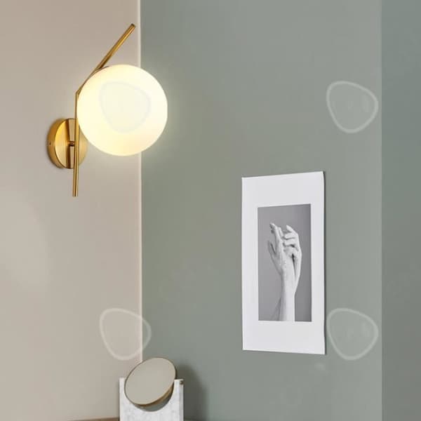 CONFO® Nordic postmodern vägglampa glaskula vardagsrum sovrum säng balkong korridor gång järnsnickeri