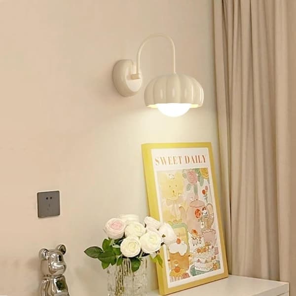 OBOSOE fransk creme stil led væglampe, lys beige, moderne øjenblid væglampe (inkluderer glødelampe)