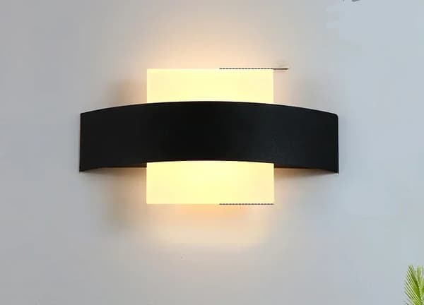 Modern akrylvägglampa, samtida stil, mångsidig användning,vit ljus, svart fyrkant-a