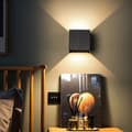 Miniatyrbild 2 av 9: OBOSOE LED vägglampa i aluminium – modern upp- och nedljus inomhuslampa med varmvitt ljus