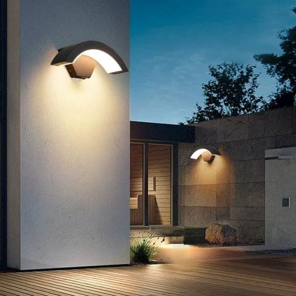 OBOSOE LED-seinävalaisin ulkokäyttöön 24W IP65 liiketunnistimella, lämmin valkoinen valo puutarhaan ja terassille