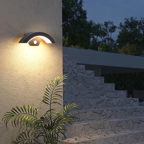 OBOSOE LED-seinävalaisin ulkokäyttöön 24W IP65 liiketunnistimella, lämmin valkoinen valo puutarhaan ja terassille