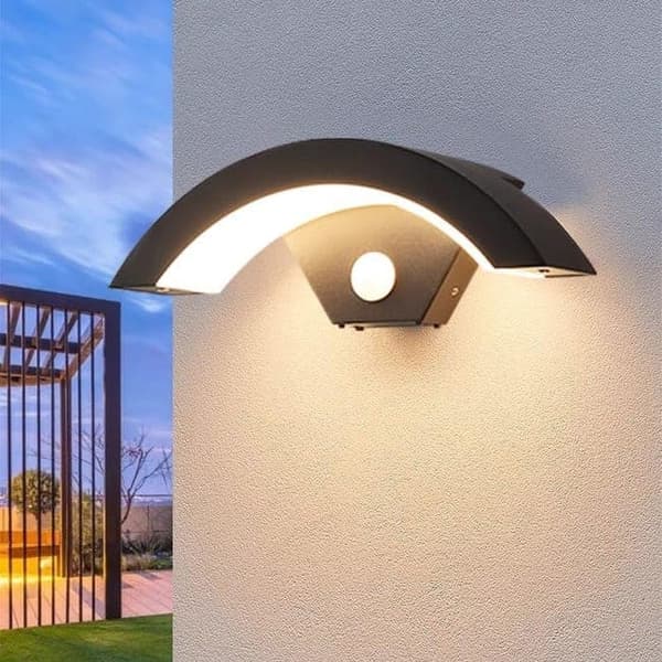 OBOSOE LED-seinävalaisin ulkokäyttöön 24W IP65 liiketunnistimella, lämmin valkoinen valo puutarhaan ja terassille