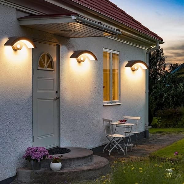 OBOSOE LED-seinävalaisin ulkokäyttöön 24W IP65 liiketunnistimella, lämmin valkoinen valo puutarhaan ja terassille