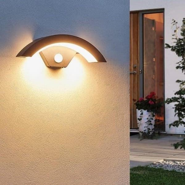 OBOSOE LED-seinävalaisin ulkokäyttöön 24W IP65 liiketunnistimella, lämmin valkoinen valo puutarhaan ja terassille