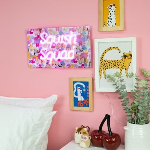 Squishmallows Squish Squad Neon seinävalo - Neon pinkki