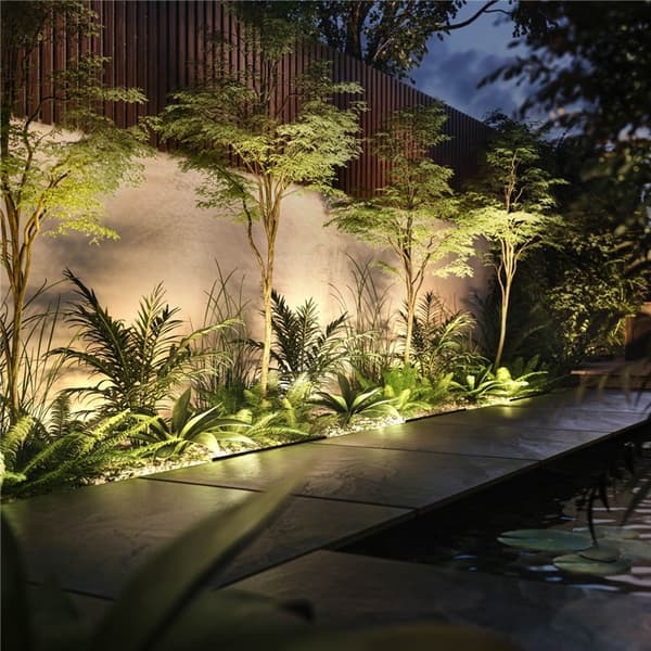 Philips Hue Amarant Garden floodlight